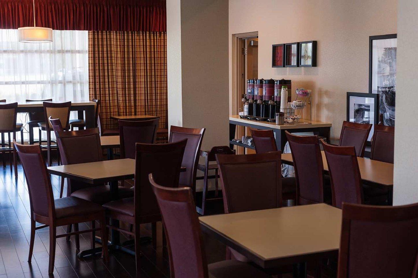 Ramada By Wyndham Niagara Falls By The River Екстериор снимка